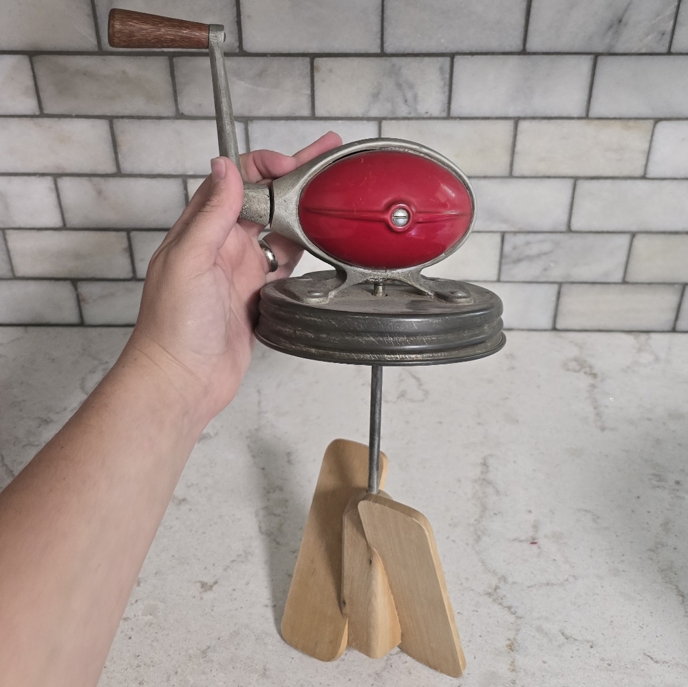 Antique Red Dazey Crank Butter Churn No. 4 Daisy Corporation St. Louis (NO JAR)
